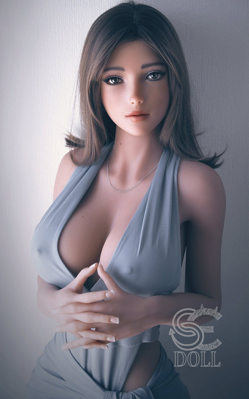 161cm/5ft3 F-cup Tracy.B